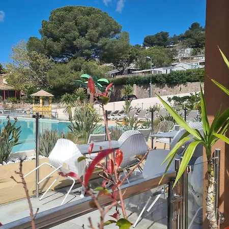 Au Petit Paradis Kamp alanı